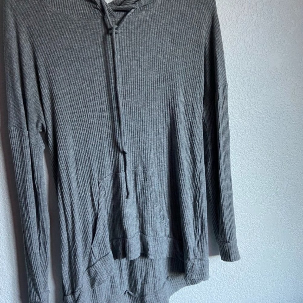 mossimo grey long sleeve shirt